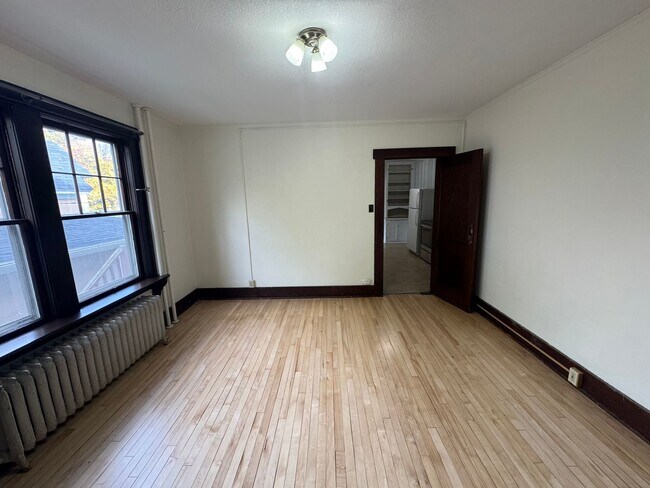 Foto del edificio - 616 S Grand Ave