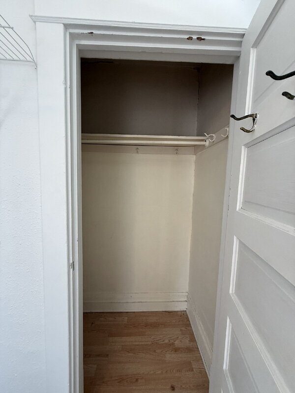 Foto del edificio - 106 W Stroud St