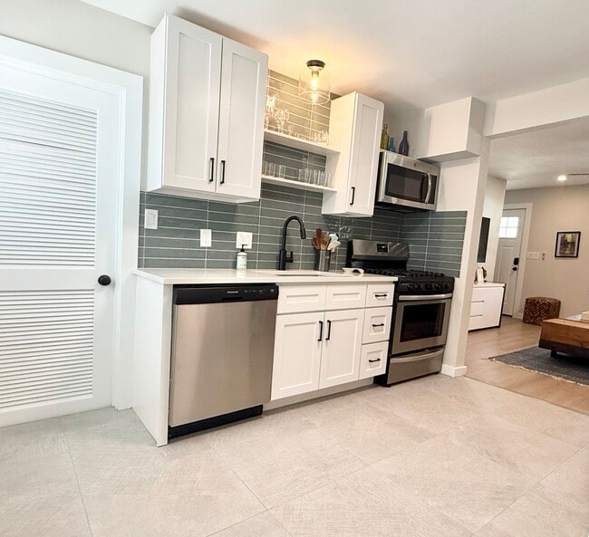 Foto del edificio - 201 S Mitchell St