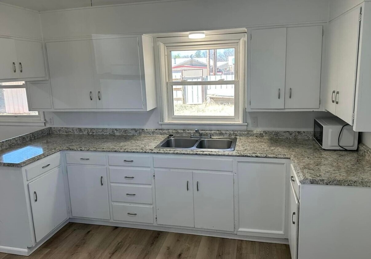 Foto principal - 313 Hunt Dr