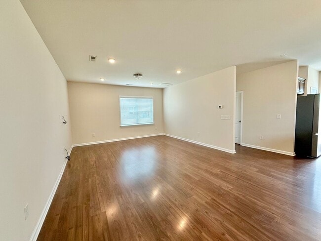 Building Photo - **OFFERING REFUNDABLE APPLICATION FEES** Spacious 4BD, 3BA Durham Home in a Prime Location Near D...