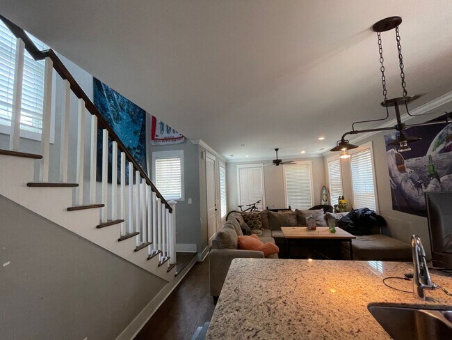 Building Photo - 4 br, 4 bath House - 56 America Street