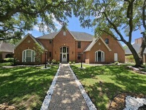 Building Photo - 1406 Kelliwood Oaks Dr