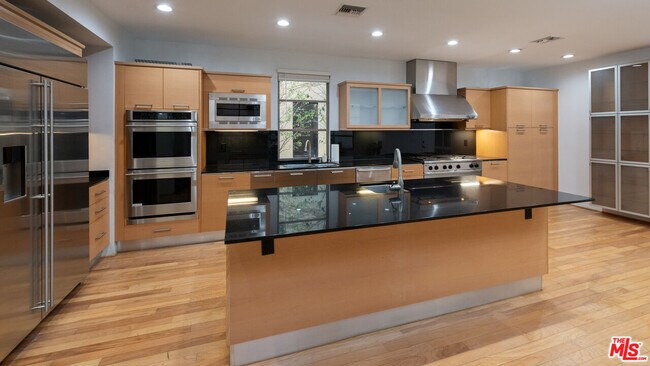 Foto del edificio - 143 Union Jack Mall