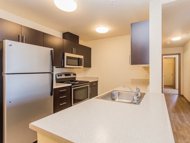 Building Photo - Axis Apartments