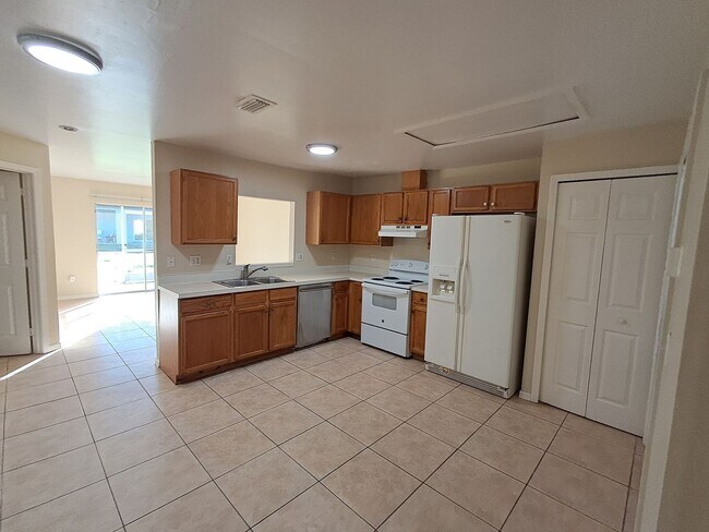 Photo - 133-135 Meadow Road Apartment