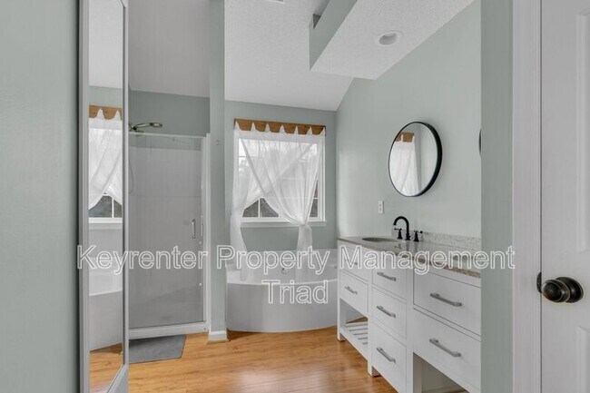 Foto del edificio - 3391 Valley Crossing Dr