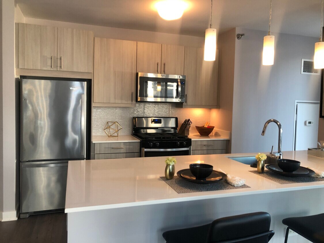 225 W Washington St, Chicago, IL 60606 Apartments in Chicago, IL