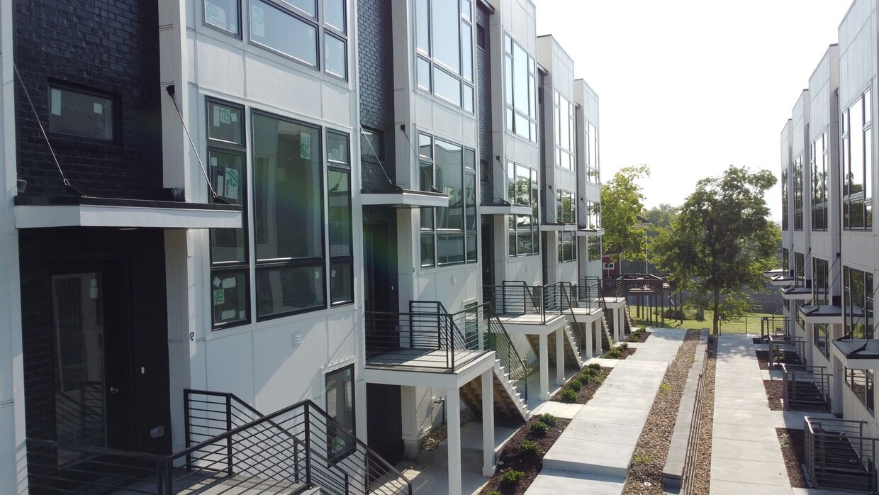 Photo - 910 Youngs Lane, #12, Nashville, TN 37207