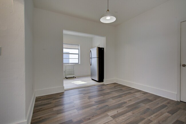 Building Photo - 1557 Meridian Ave