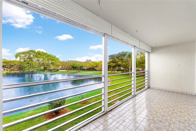 Foto del edificio - 4301 Martinique Cir
