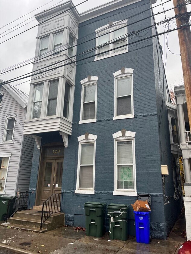 Primary Photo - 123 E. Antietam Street