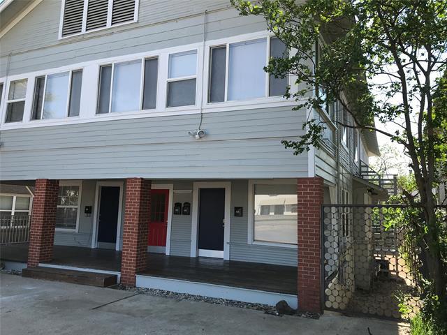 Foto del edificio - 1118 N Zang Blvd