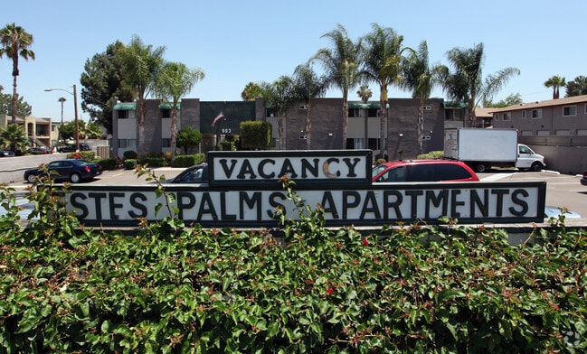 Building Photo - Estes Palms Apartments