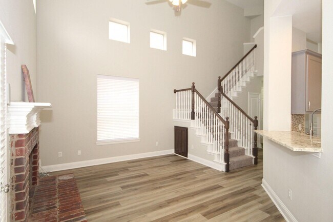 Foto del edificio - 11115 Oliver Ln