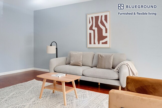 Foto del edificio - 235 Arlington Rd