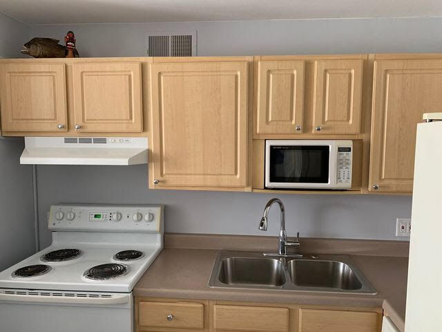 Foto del edificio - 3930 N Pine Grove Ave
