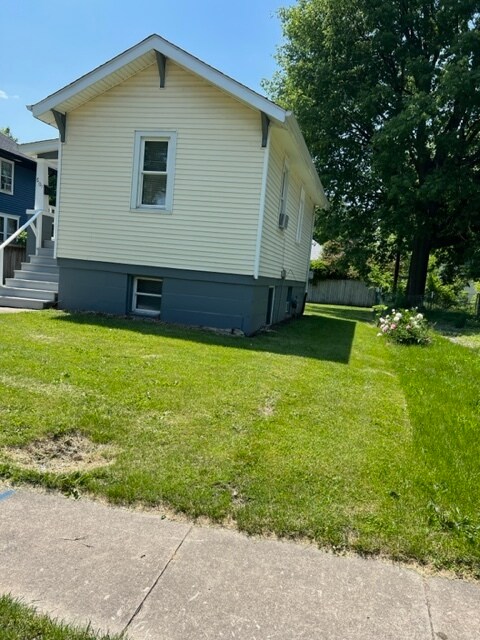 Building Photo - 801 S Cottage Grove Ave