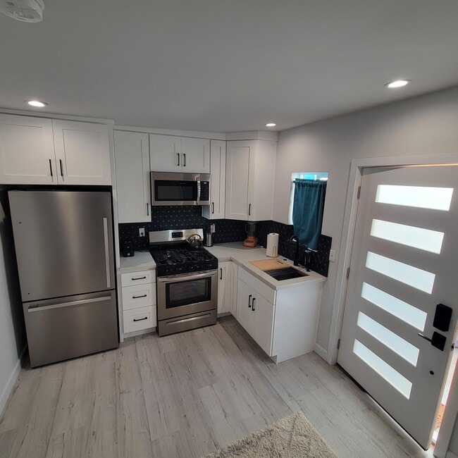 Kitchen - 2831 S Bedford St
