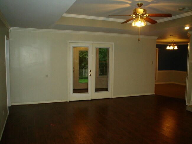 Foto del edificio - QUESTIONS PLEASE CONTACT Peggy Goodman 501...