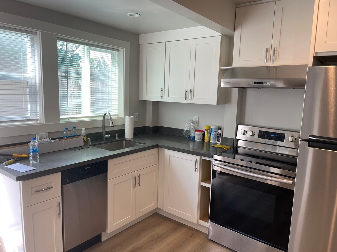 28 Lindbergh St, San Mateo, CA 94401 House for Rent in San Mateo, CA