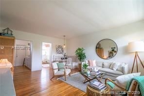 Foto del edificio - 2 br, 1 bath  - Marseille Deco Apts.