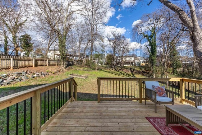 Building Photo - 1407 Vine St