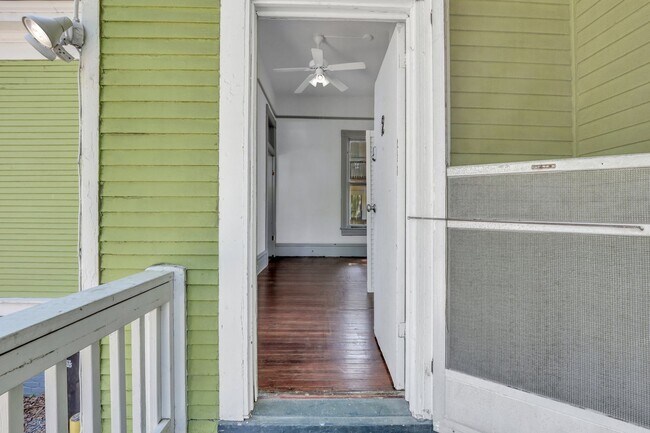 Building Photo - 21 W 36th St