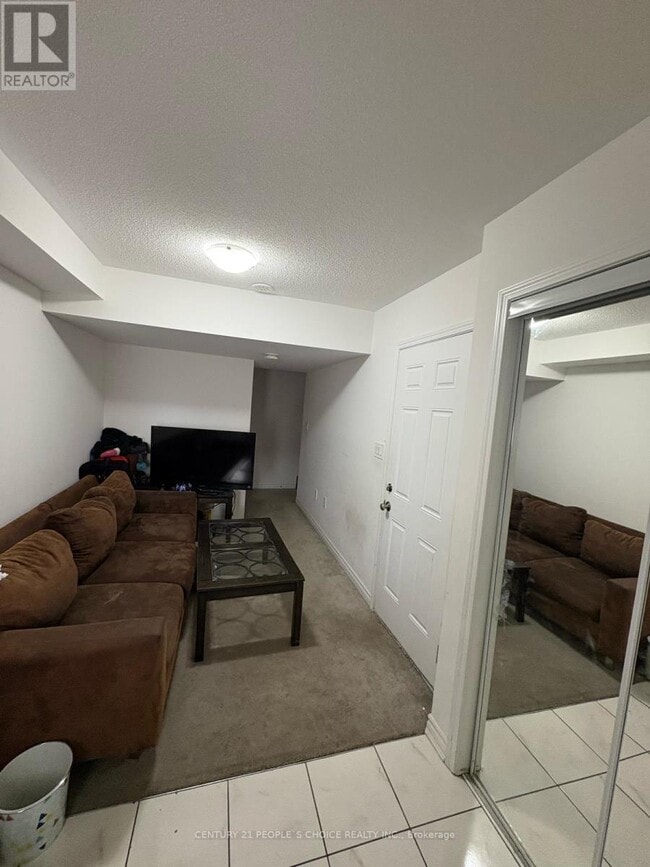 Building Photo - 281 Murlock Heights