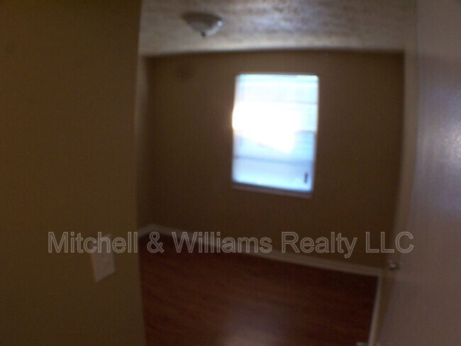 Foto del edificio - 2134 Danson St