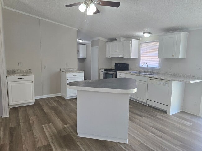Foto del edificio - New Listing!!