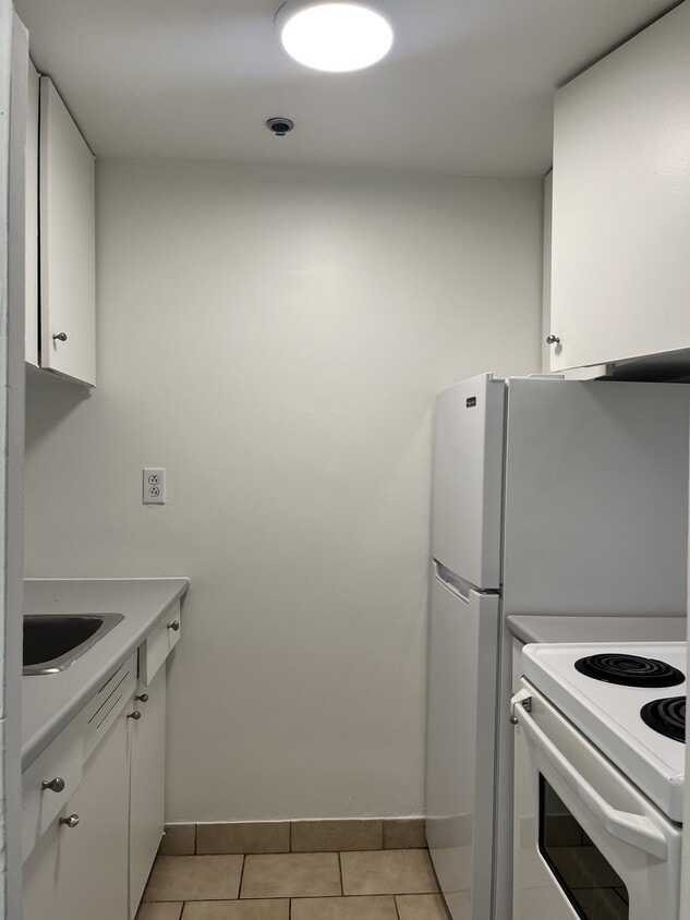 3455 Rue Aylmer Unit 208, Montréal, QC H2X 2B5 Apartment for Rent in