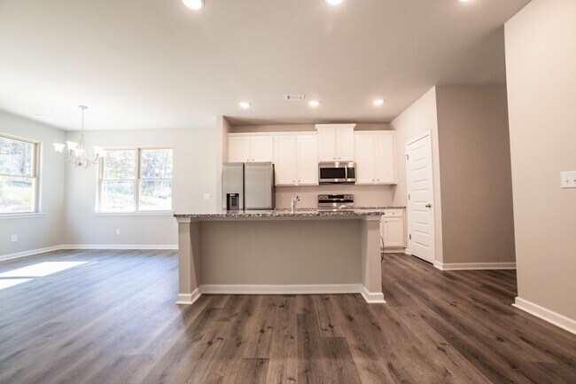 Foto del edificio - 4 Bed 2.5 Bath home in Gainesville!