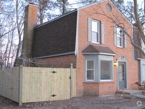 Building Photo - 2400 Julie Ct