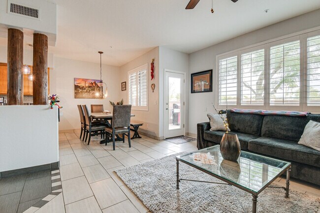 Foto del edificio - 13847 N Hamilton Dr