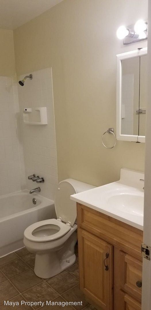 Building Photo - 2 br, 1 bath Apartment - 407 Knott St. A-B