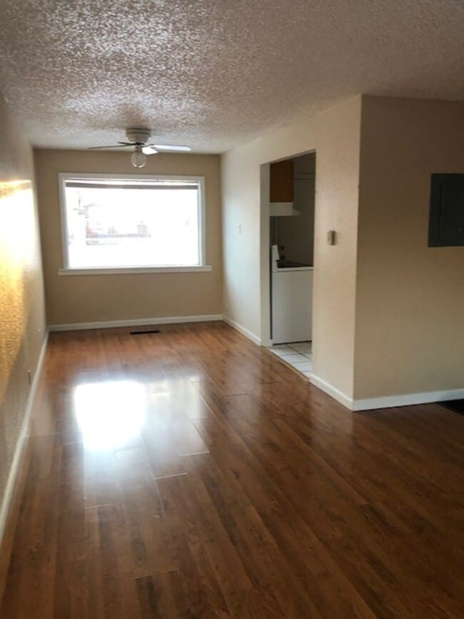 Building Photo - Kennicott Ave