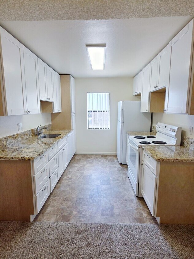 Foto principal - *OPEN HOUSE: 11/9 1:45-2:45PM* Remodeled 2...