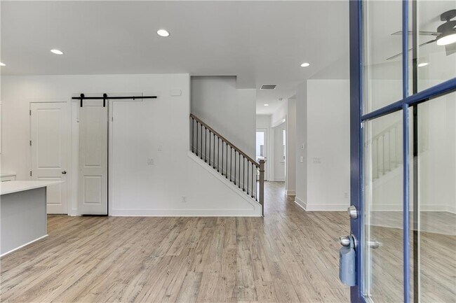 Foto del edificio - 5611 W Pine St
