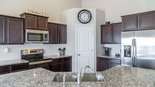 Building Photo - 8141 Misty Moon Dr