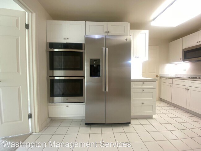 Building Photo - 2 br, 2 bath House - 5610 Wisconsin Ave.  ...