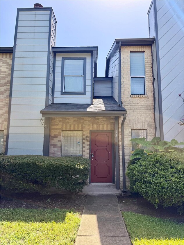 Photo - 12400 Brookglade Cir (Houston, TX)