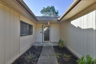 Building Photo - 4831 Bridgemont Ln