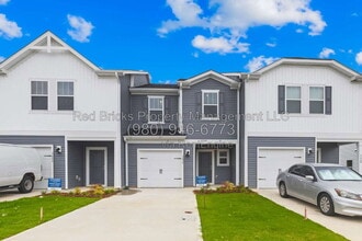 Building Photo - 3670 Backwater St