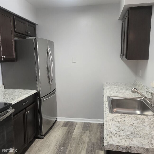 Foto del edificio - 1 br, 1 bath Townhome - 69 Hyde Ct