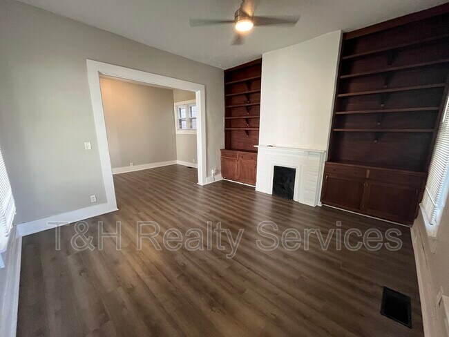 Building Photo - 747 E McCarty St