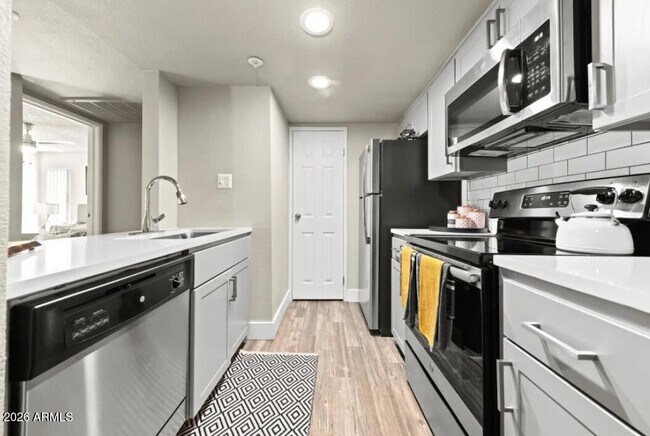 Building Photo - 1975 E University Dr