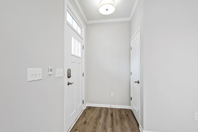 Foto del edificio - Stunning Duplex Minutes to Downtown Durham!