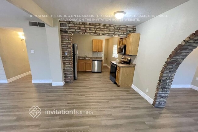 Photo - 4644 N 38th Dr House