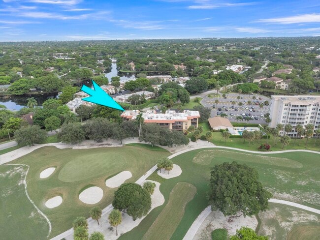 Foto del edificio - 200 Jacaranda Country Club Dr